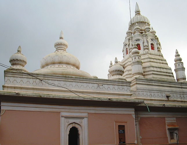 Kadyavarcha Ganapati temple spires near Anjarle