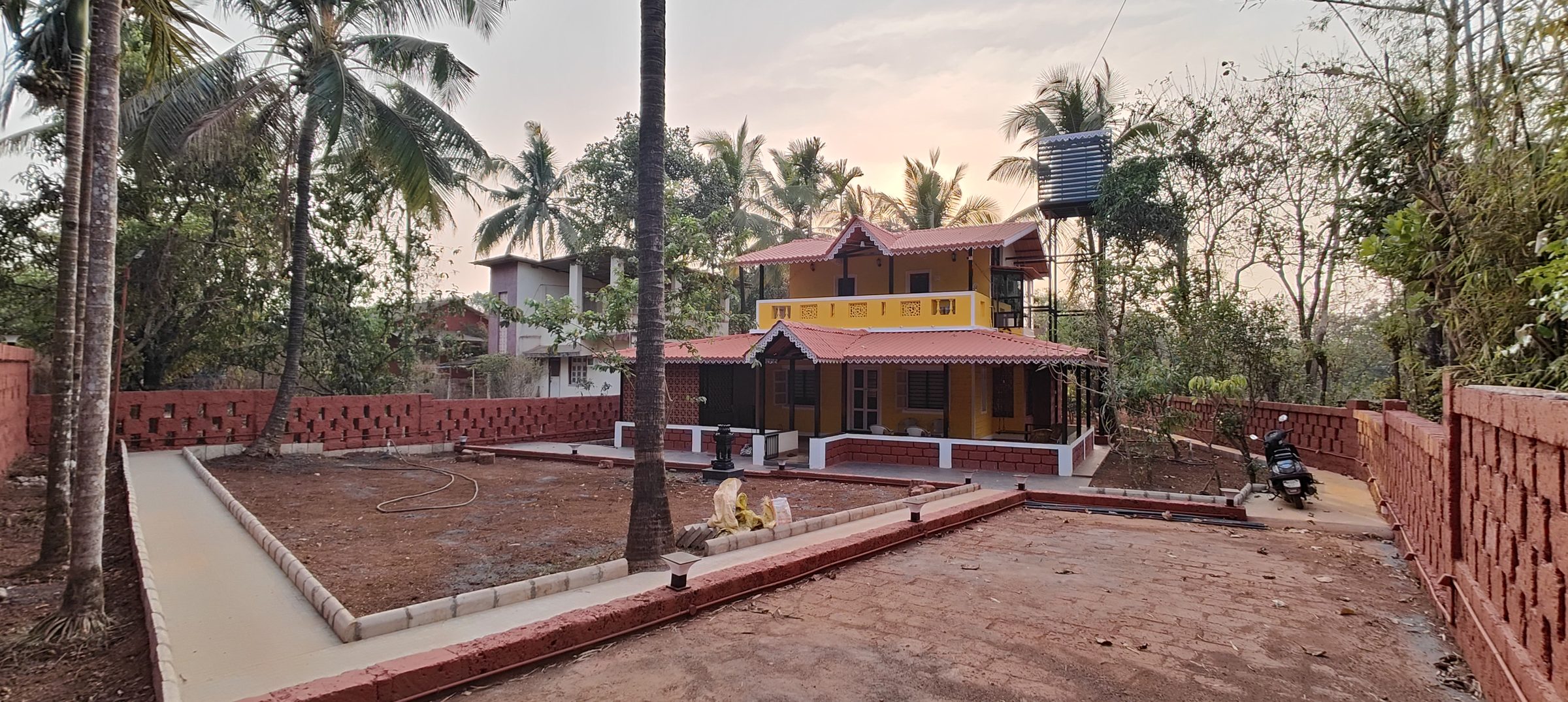 Front and side view of the private villa in Dapoli
